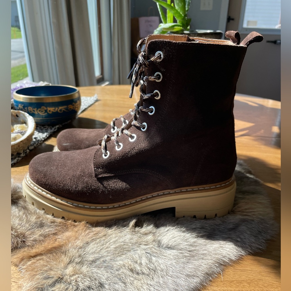 Anthropologie Lace Hiker size 10/41